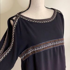 💥ANTHROPOLOGIE COLD SHOULDER TOP